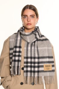 High-quality scarves for global customers