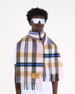 cashmere scarf in a beautifully crafted gift box.